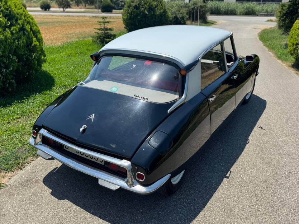 Image 7/29 of Citroën ID 19 (1958)
