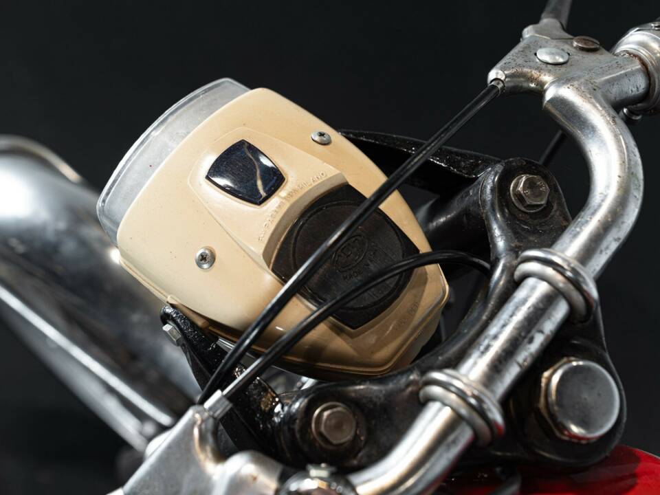 Image 13/31 of BM DUMMY (1963)