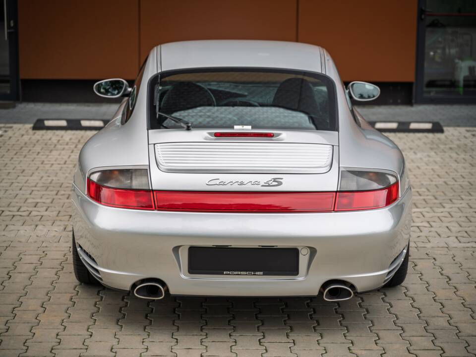 Afbeelding 39/73 van Porsche 911 Carrera 4S (2002)