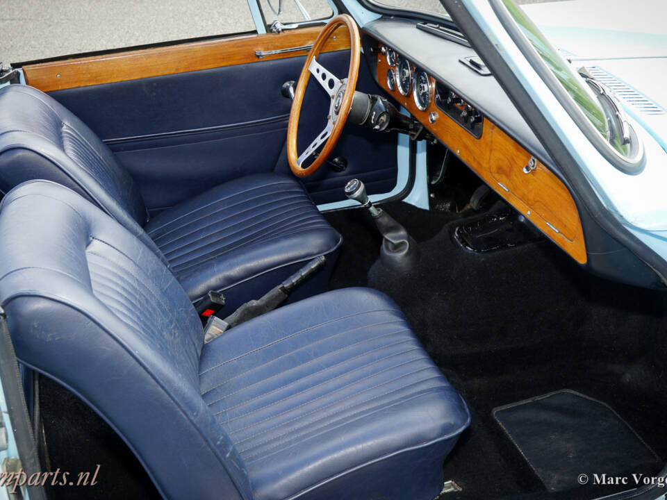 Image 8/26 de Triumph Vitesse 2-litre Mk II (1968)
