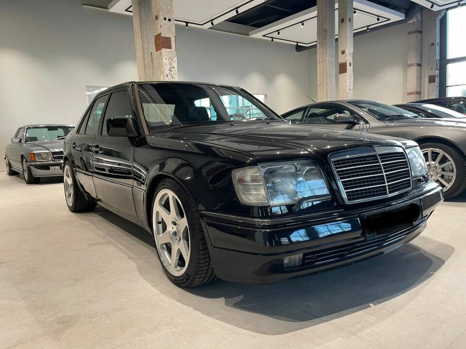 Immagine 3/8 di Mercedes-Benz 500 E (1996)
