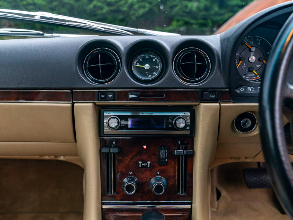 Image 29/39 of Mercedes-Benz 420 SL (1986)