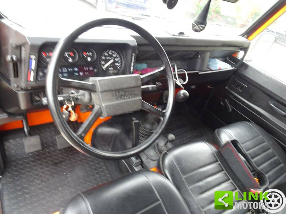 Image 10/38 of Land Rover 90 (1987)