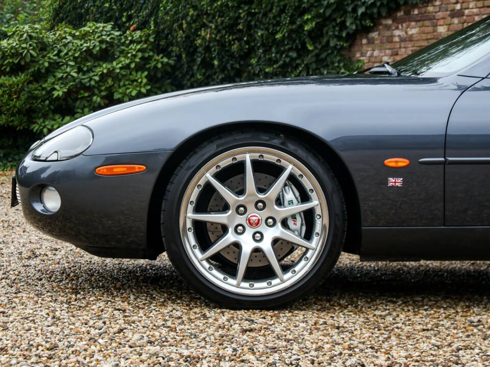 Immagine 13/50 di Jaguar XK8 4.0 (2002)