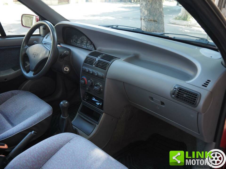Bild 20/42 von FIAT Punto 90 ELX (1996)