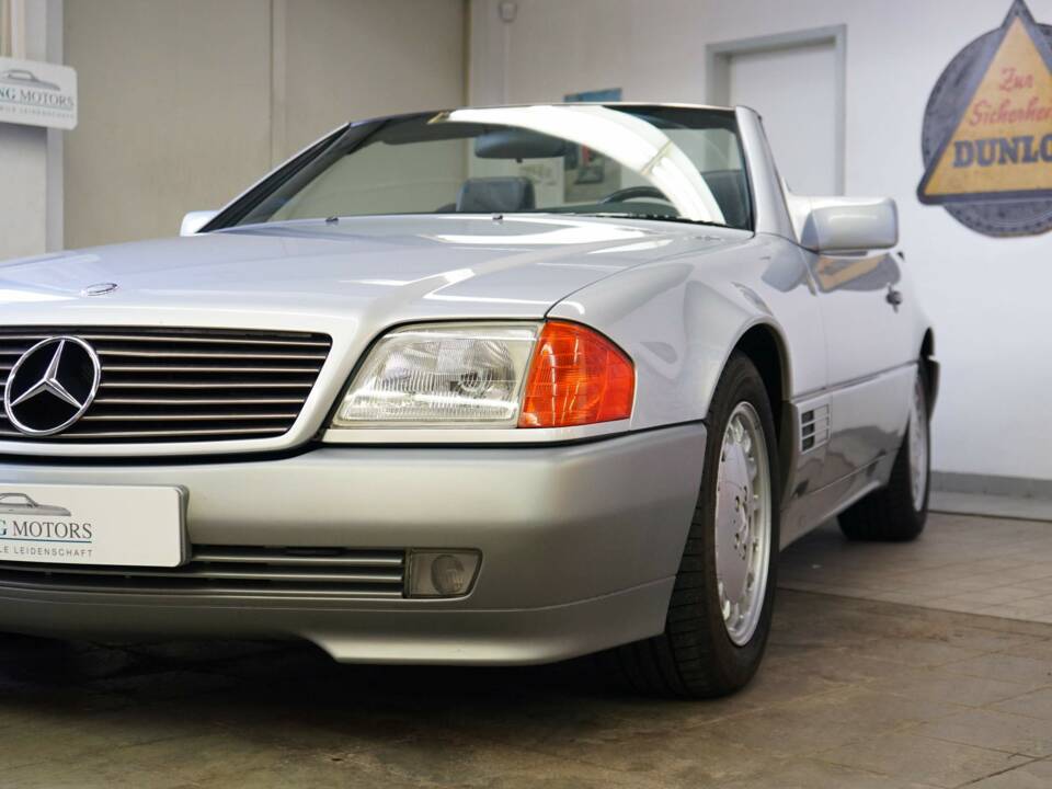 Image 4/38 of Mercedes-Benz 500 SL (1991)