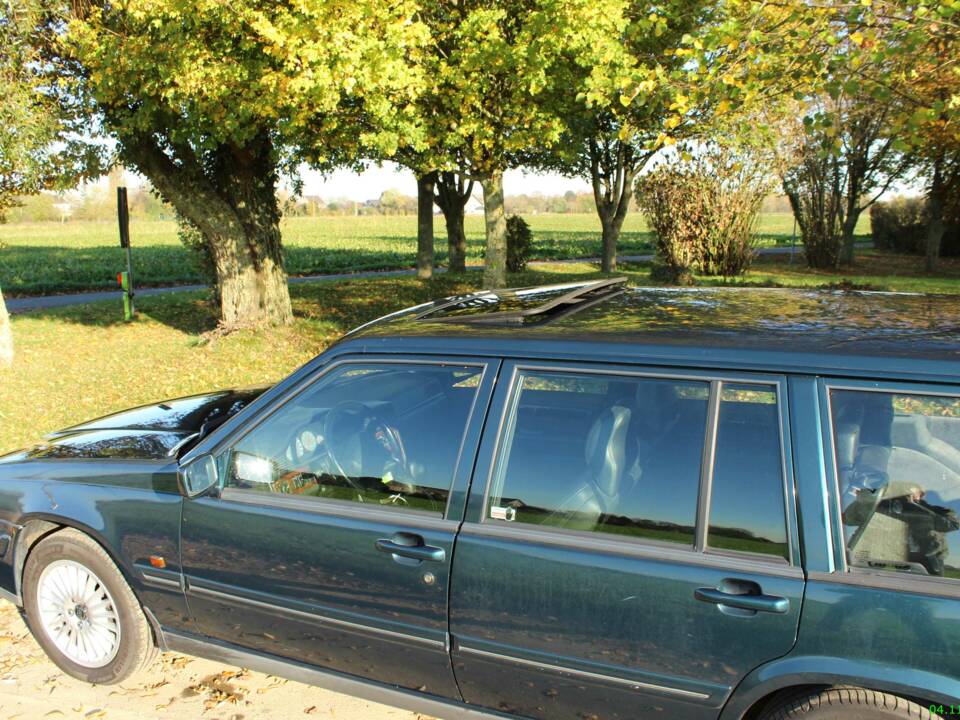 Bild 9/20 von Volvo 960 3.0i (1994)