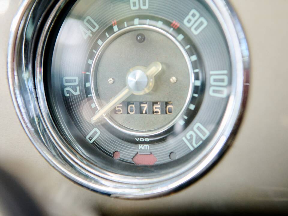 Bild 49/50 von Volkswagen Käfer 1200 Cabriolet (1957)
