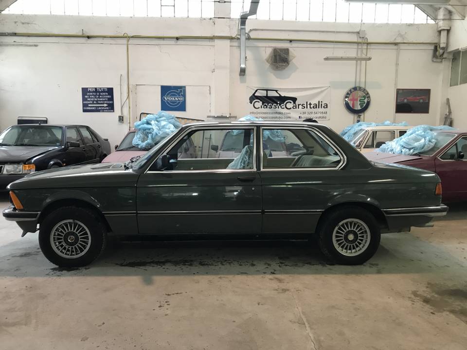 Bild 17/20 von BMW 318i (1982)