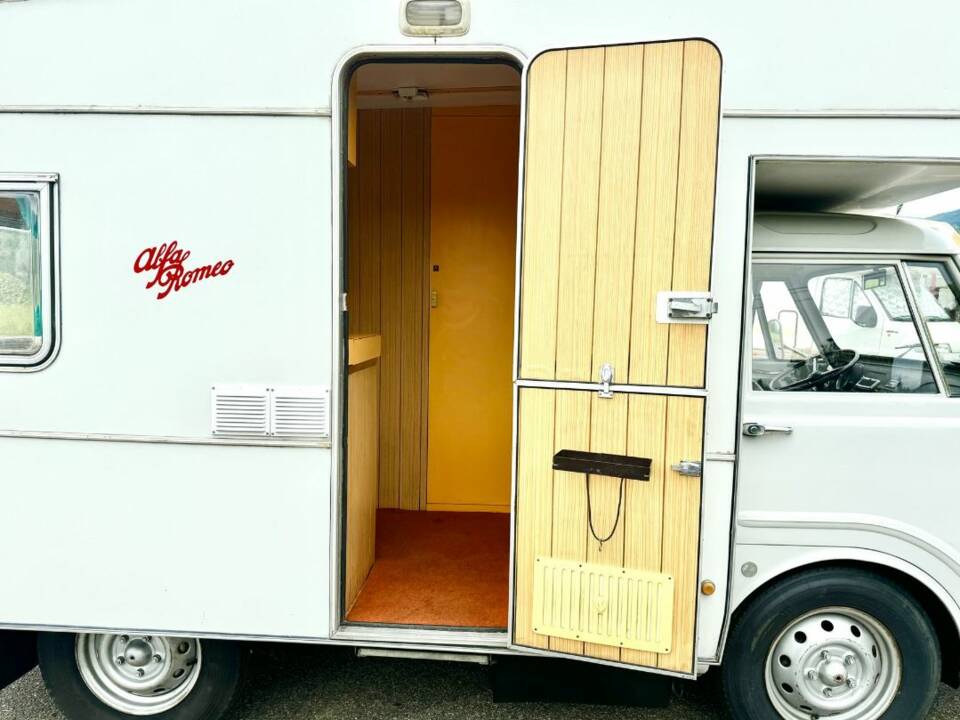Bild 8/19 von Alfa Romeo A12 Camper (1975)