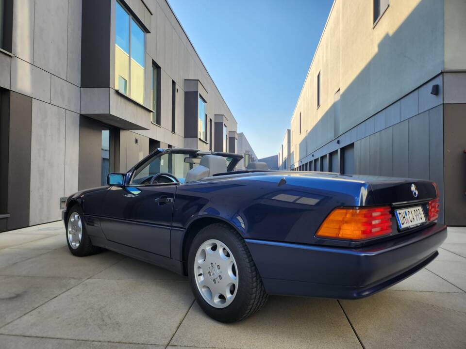 Image 2/16 of Mercedes-Benz SL 320 (1995)