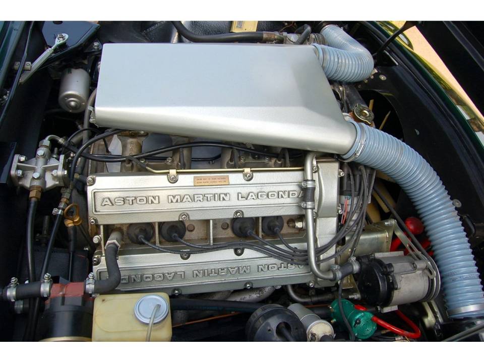 Image 26/27 of Aston Martin V8 Volante (1982)