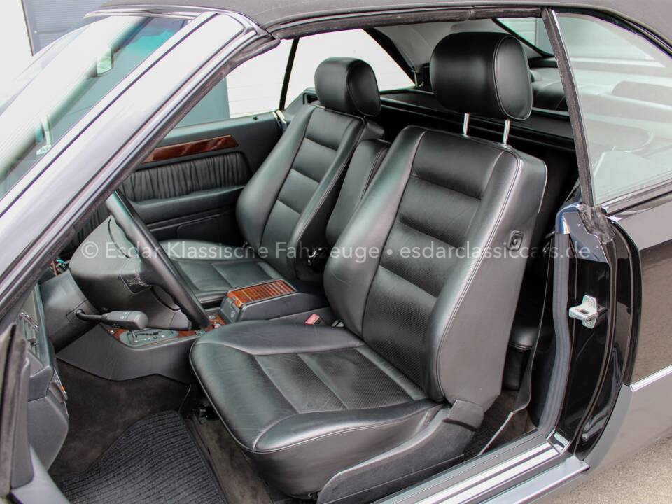 Image 16/33 of Mercedes-Benz E 200 (1994)