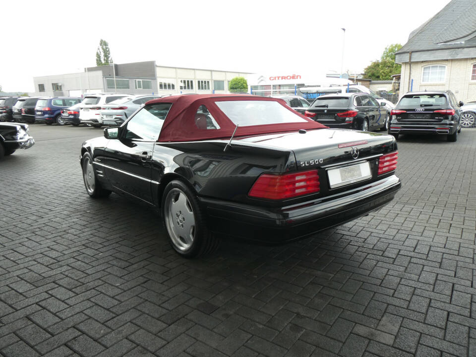 Image 6/28 of Mercedes-Benz SL 500 (1998)