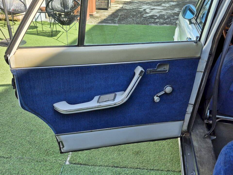 Bild 28/59 von Lancia 2000 Iniezione (1972)