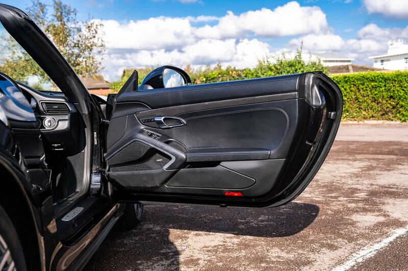 Immagine 40/50 di Porsche 911 Turbo (2015)