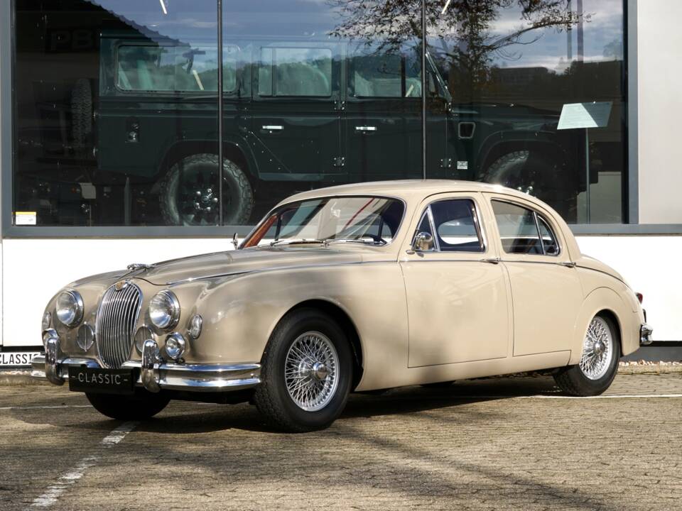 Image 15/40 of Jaguar 3.4 Litre (1958)