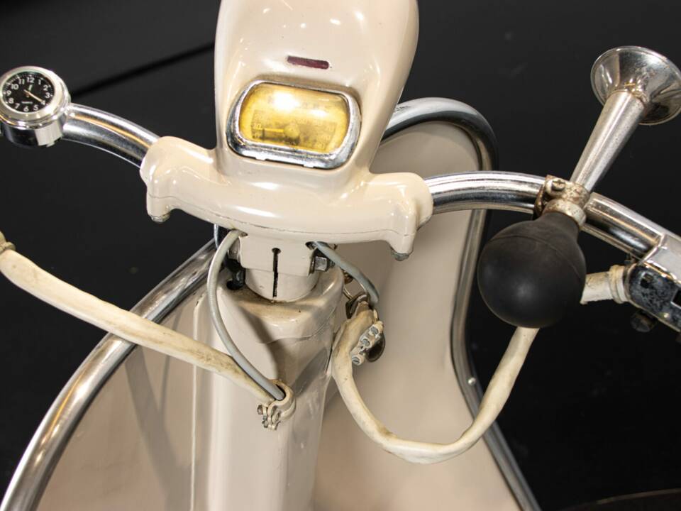 Bild 34/50 von Piaggio Vespa 150 "Struzzo" VL (1955)