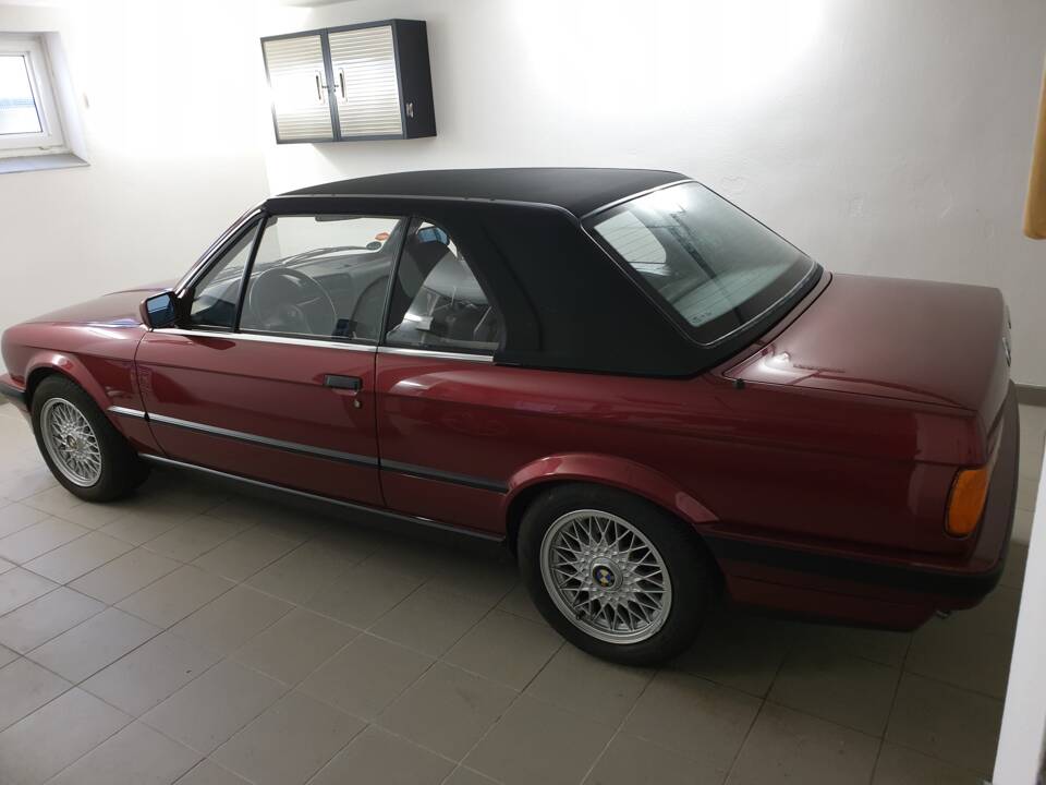 Bild 10/16 von BMW 320i (1991)