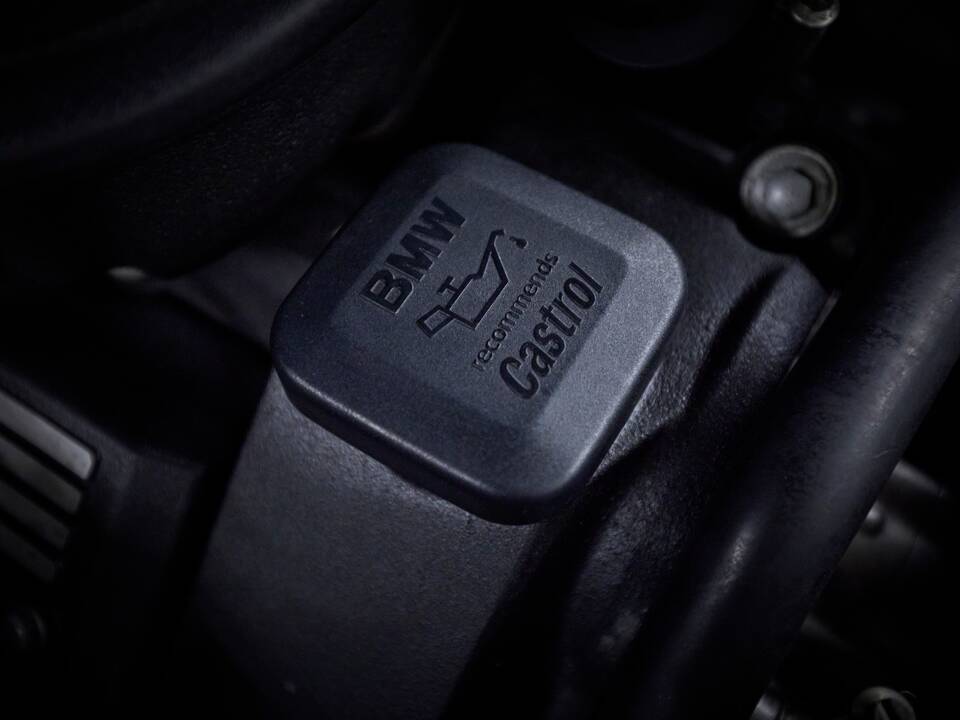 Image 94/99 of BMW M5 (2000)