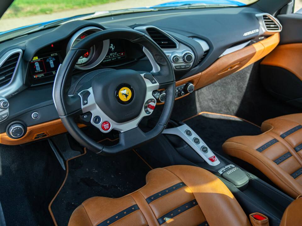 Bild 50/50 von Ferrari 488 GTB (2017)