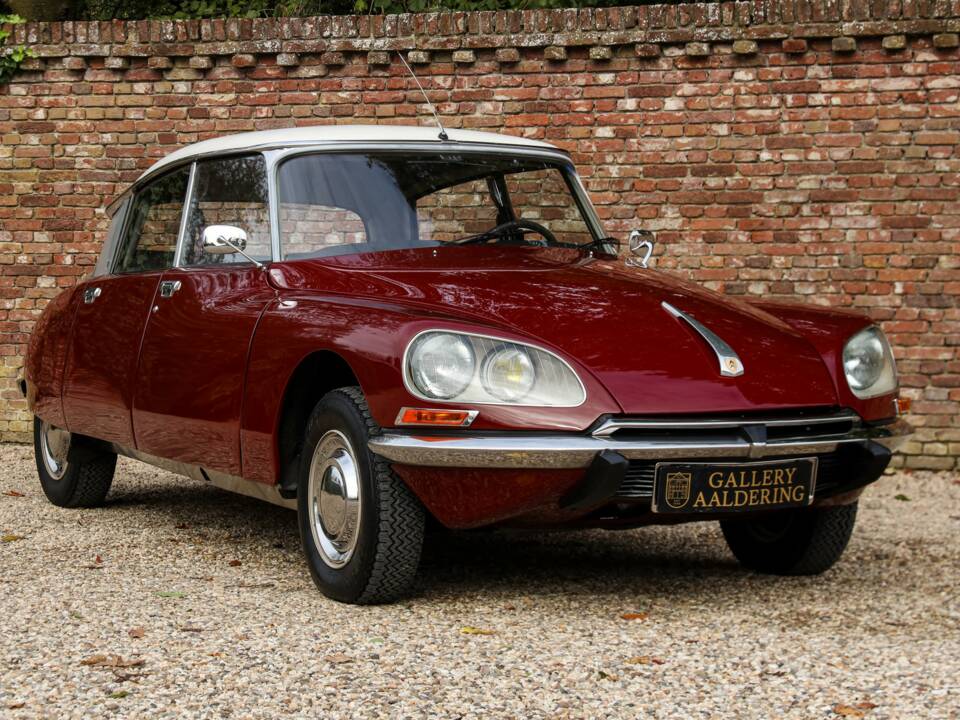 Image 44/50 de Citroën DS 21 (1971)