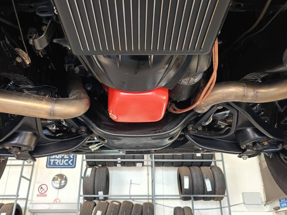 Image 19/21 of Chevrolet Impala Sport Coupe (1962)