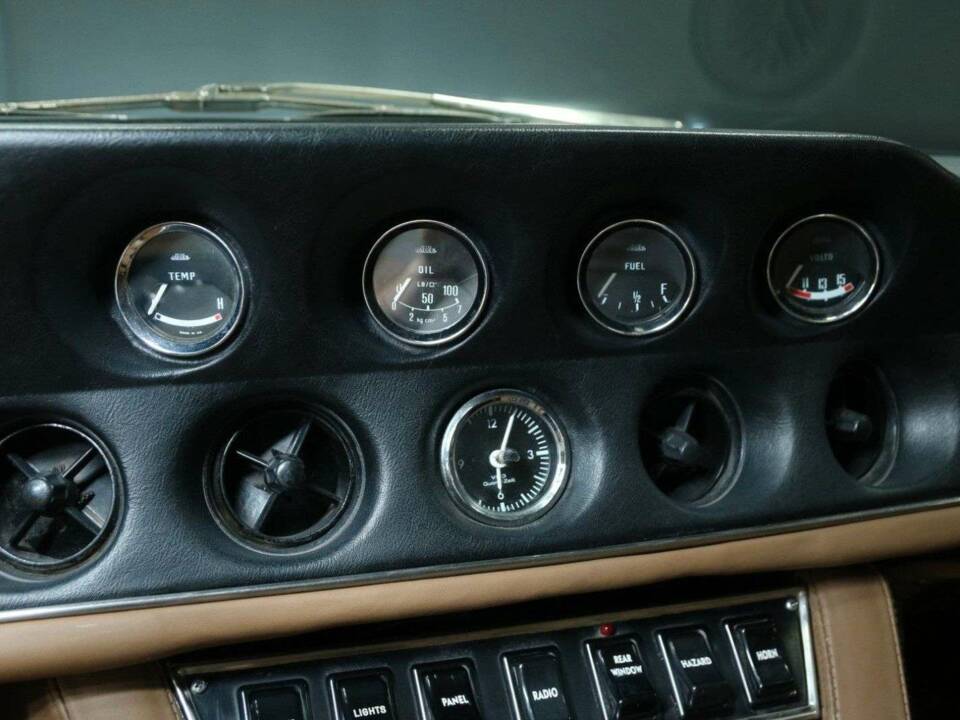 Image 16/50 of Jensen Interceptor  MK III (1974)