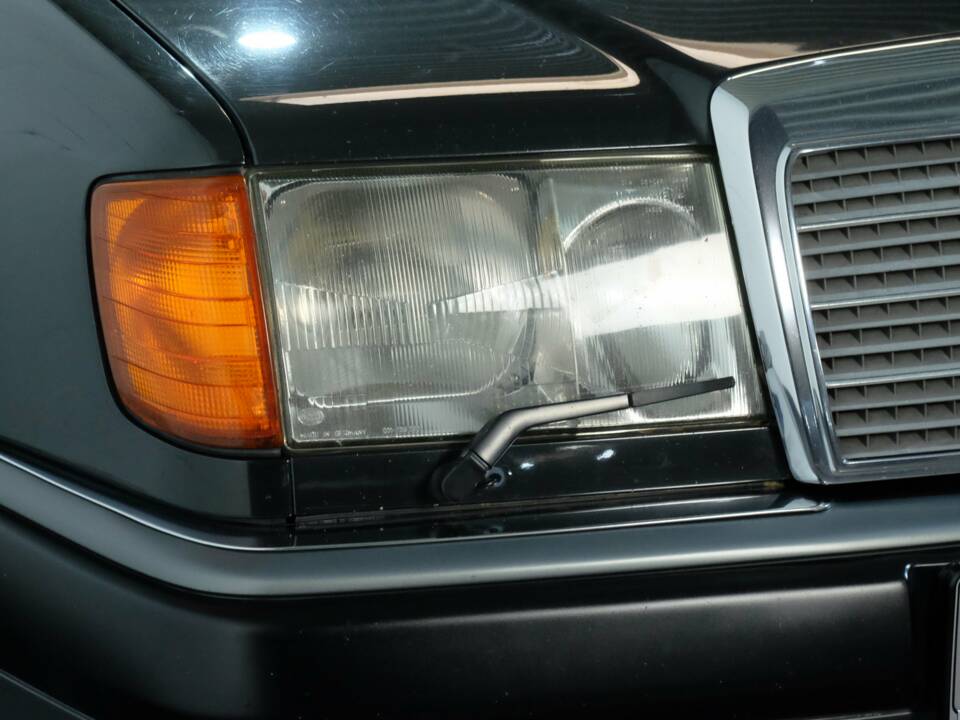 Bild 19/28 von Mercedes-Benz 500 E (1991)