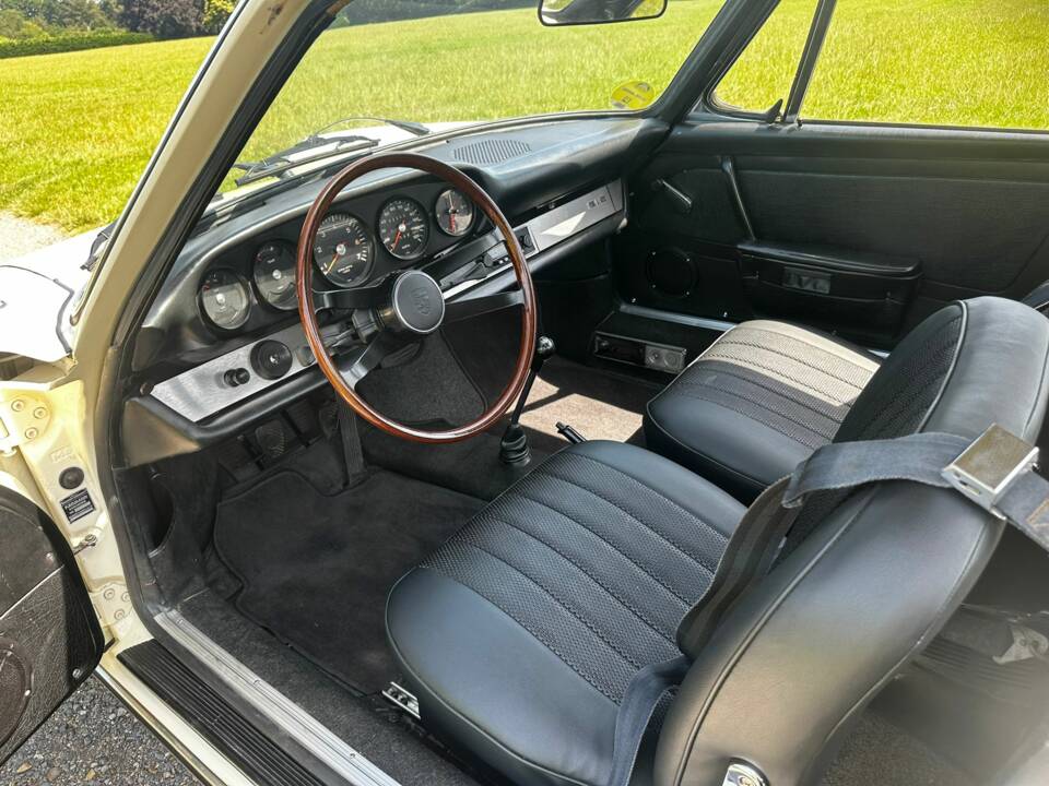 Image 25/44 of Porsche 912 (1968)