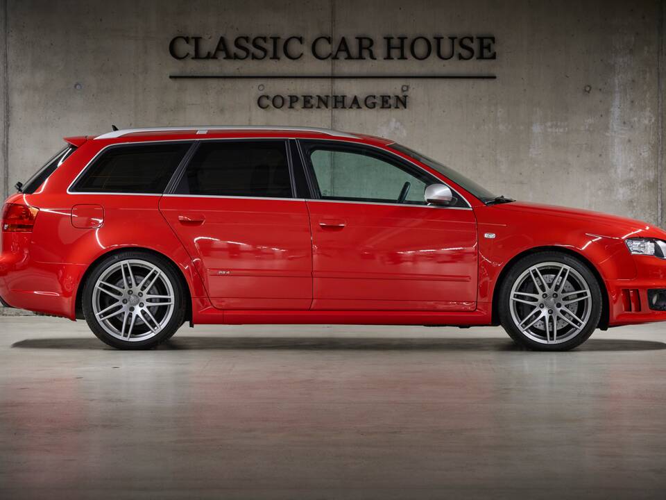 Image 12/95 of Audi RS4 Avant (2006)