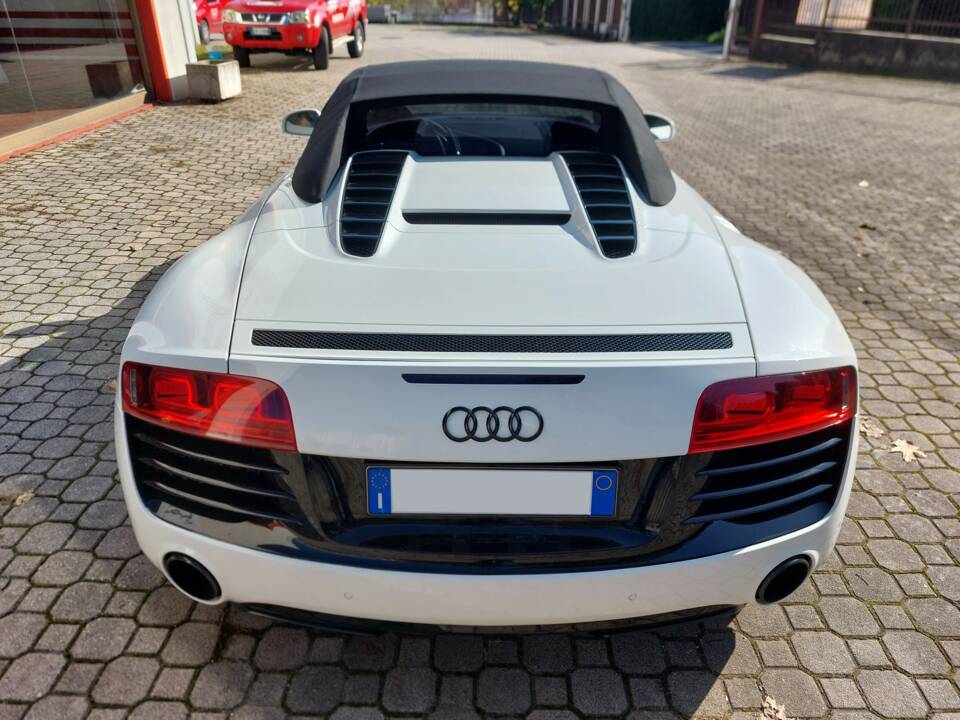 Immagine 5/18 di Audi R8 V10 (2009)