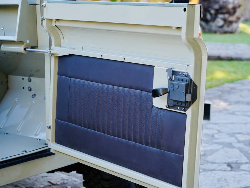 Bild 91/100 von Land Rover 88 (1968)