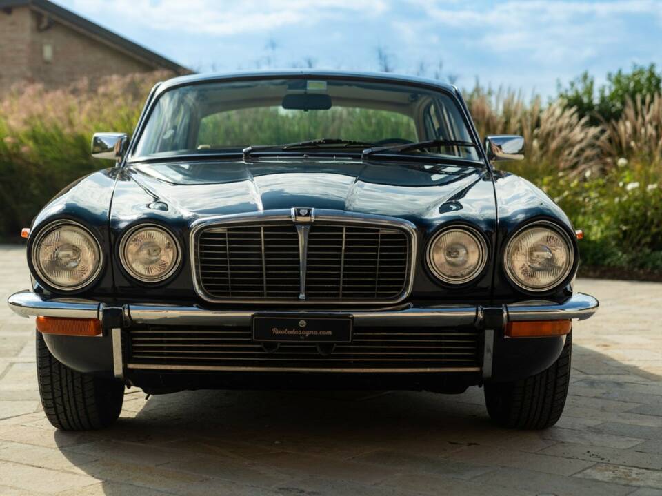 Imagen 12/50 de Jaguar XJ 4.2 (1978)