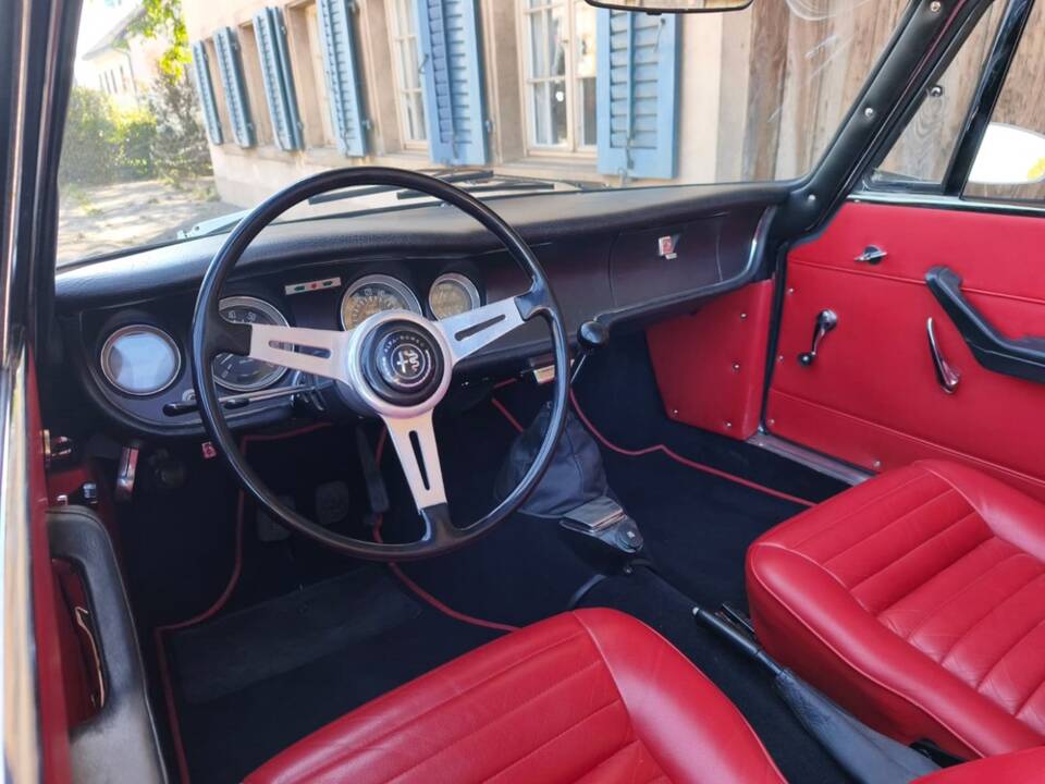 Image 14/28 of Alfa Romeo Giulia 1600 GTC (1966)