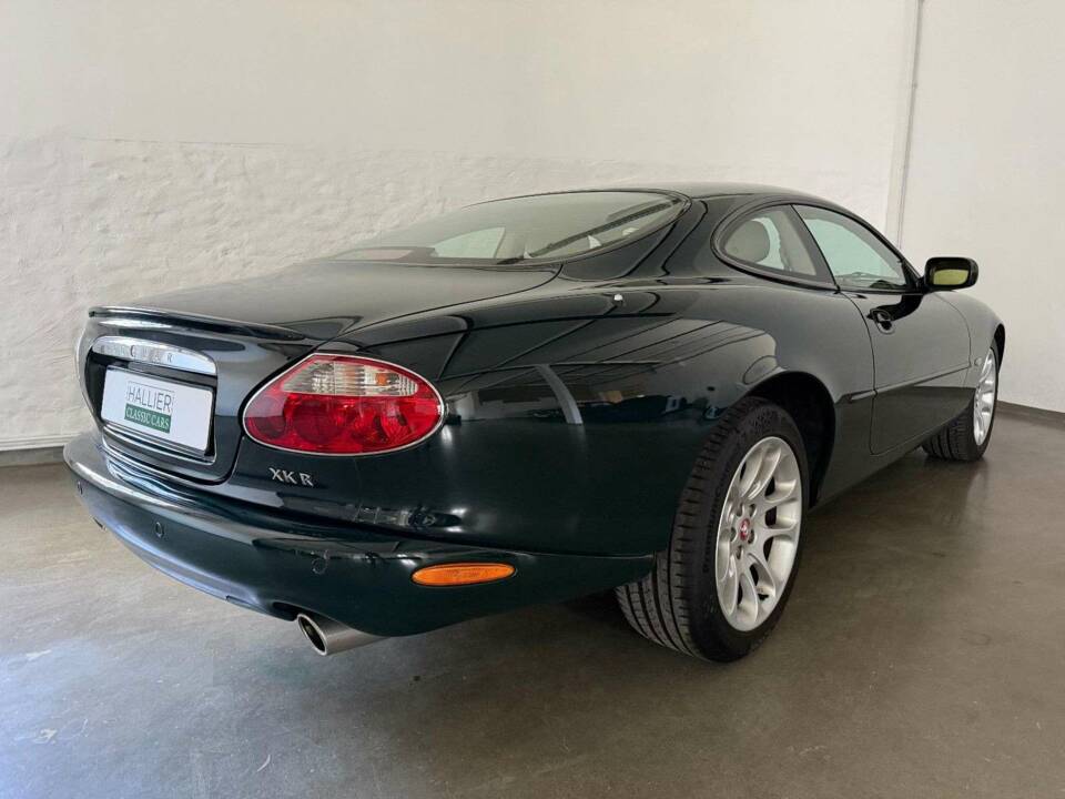 Image 22/26 of Jaguar XKR (2000)