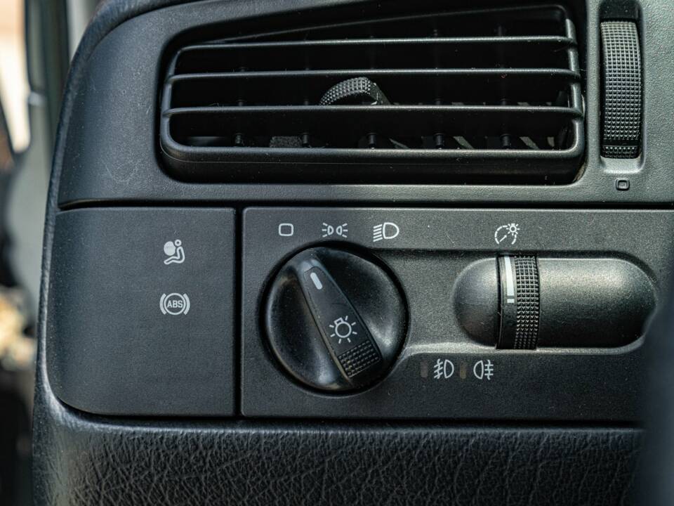 Immagine 36/45 di Volkswagen Golf IV 1.6 (1997)