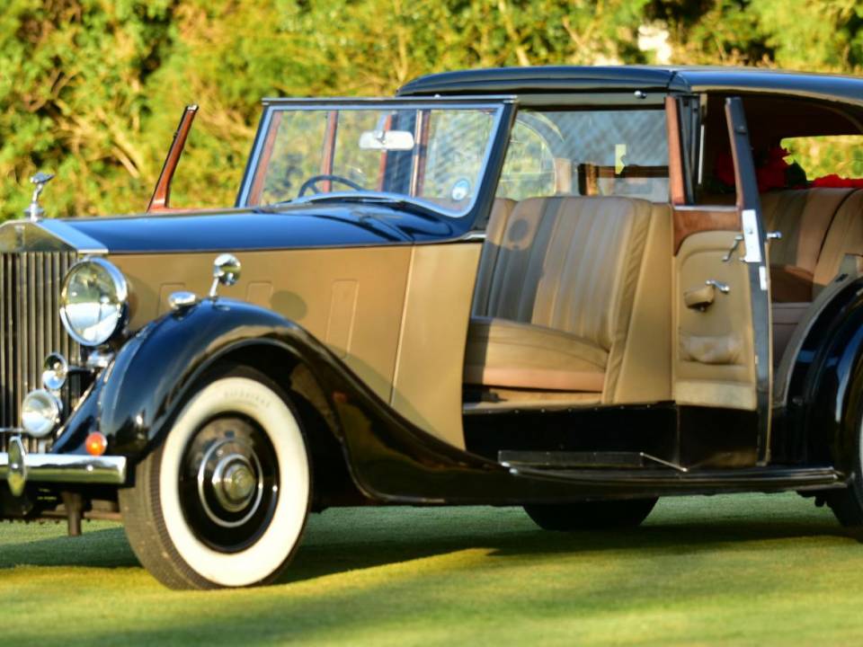 Image 39/50 of Rolls-Royce Phantom III (1938)