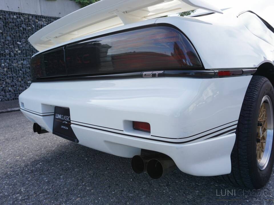 Afbeelding 28/70 van Pontiac Fiero GT (1988)