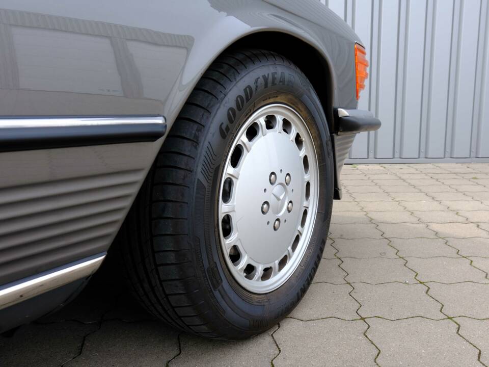 Image 94/97 de Mercedes-Benz 560 SL (1987)