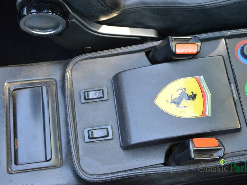 Bild 48/50 von Ferrari Mondial 3.2 (1987)