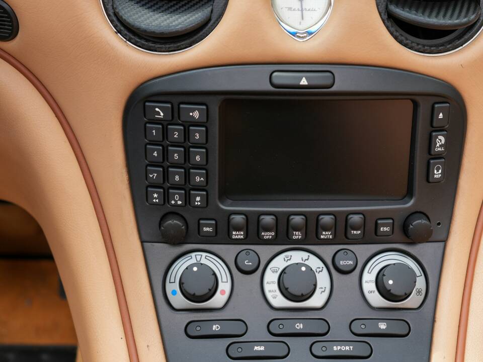 Image 22/44 of Maserati Spyder 4200 Cambiocorsa (2003)
