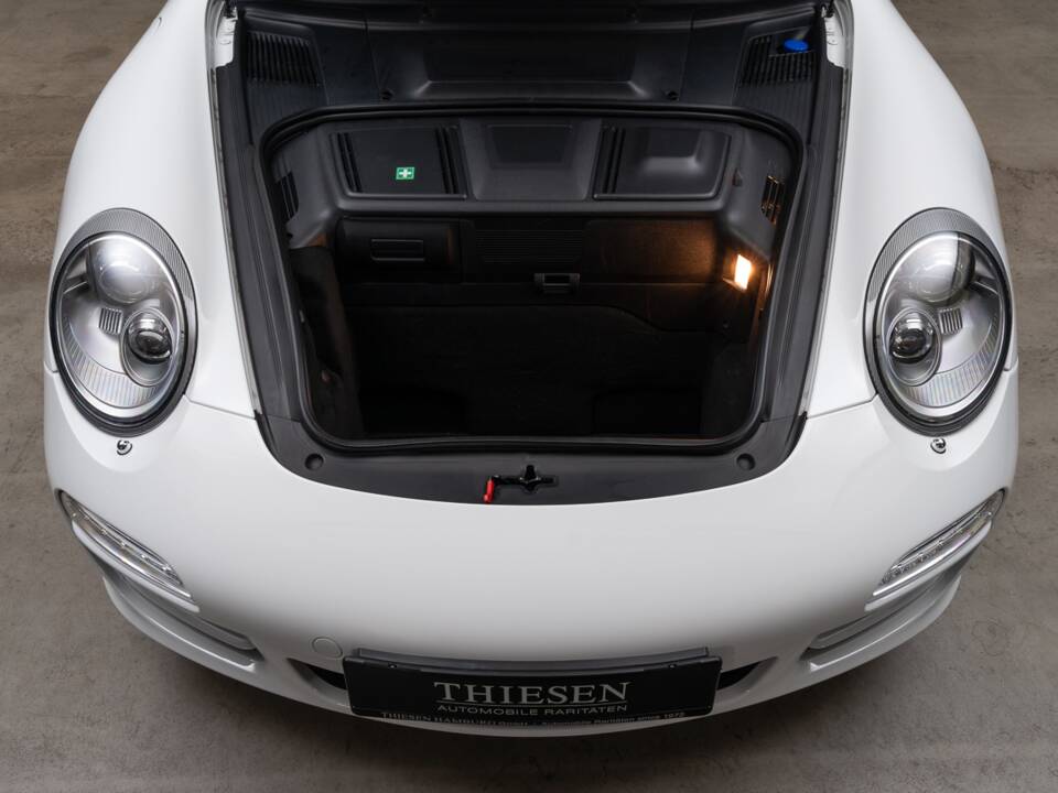 Image 18/40 of Porsche 911 Carrera 4 (2009)