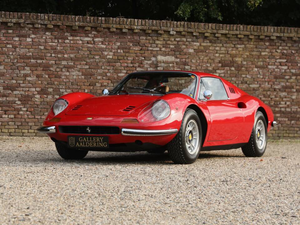 Image 29/50 of Ferrari Dino 246 GTS (1974)