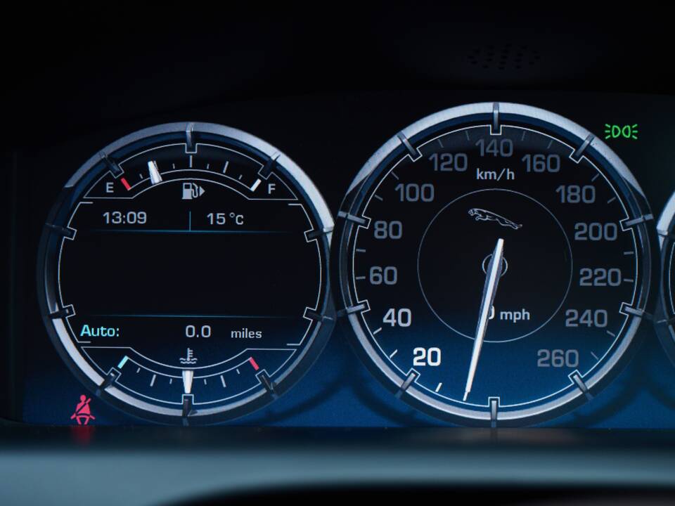 Bild 39/50 von Jaguar XJ 5.0 (2011)