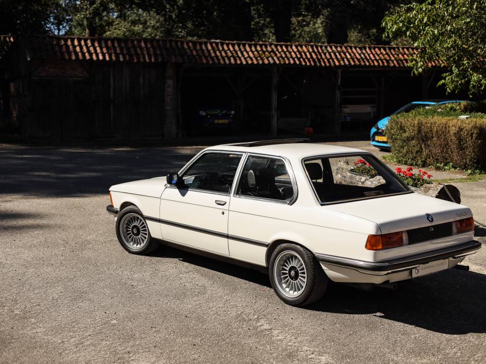 Image 5/70 of BMW 323i (1980)