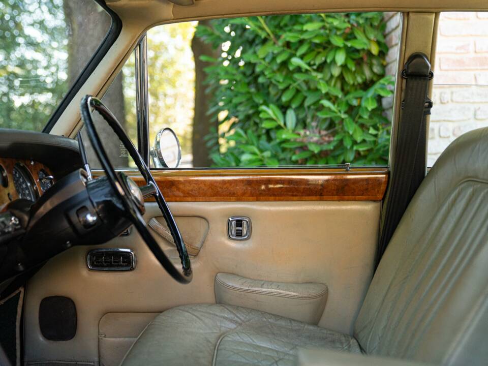 Image 36/50 of Bentley T 1 (1973)