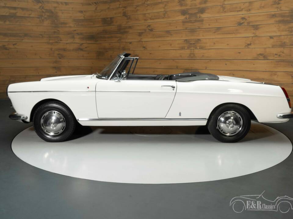 Imagen 7/8 de Peugeot 404 Convertible (1966)
