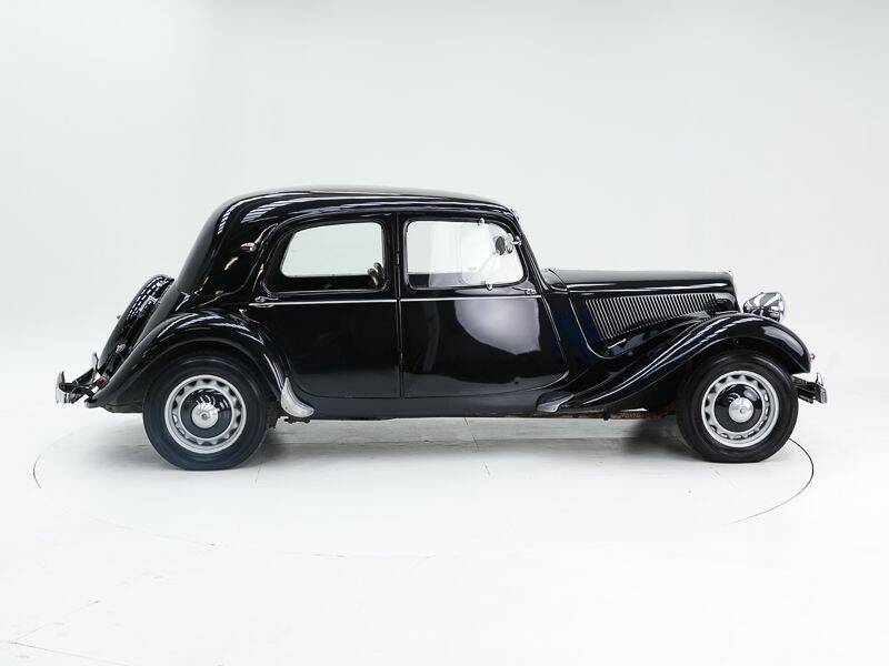 Immagine 6/15 di Citroën Traction Avant 11 BL (1947)