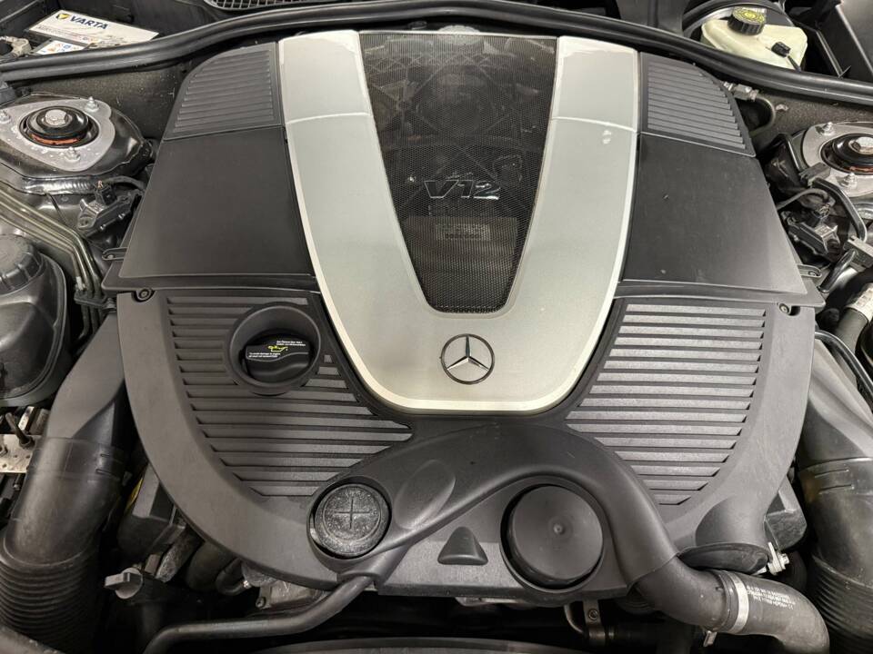 Immagine 13/19 di Mercedes-Benz CL 600 (2006)